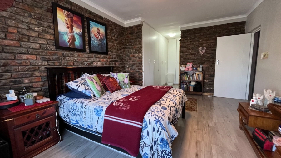 3 Bedroom Property for Sale in Dana Bay Western Cape